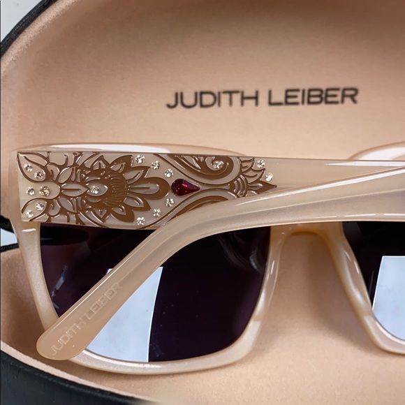 Judith LieberStunningMilkyPearlCrystal Sunglasses - Picture 3 of 12